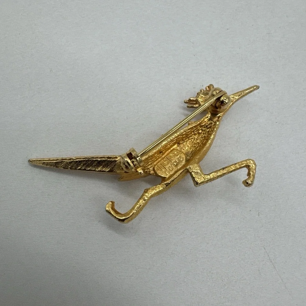 Vintage Signed HOBE southwest Roadrunner Bird Ruby Red Eye Gold-tone Brooch Pin